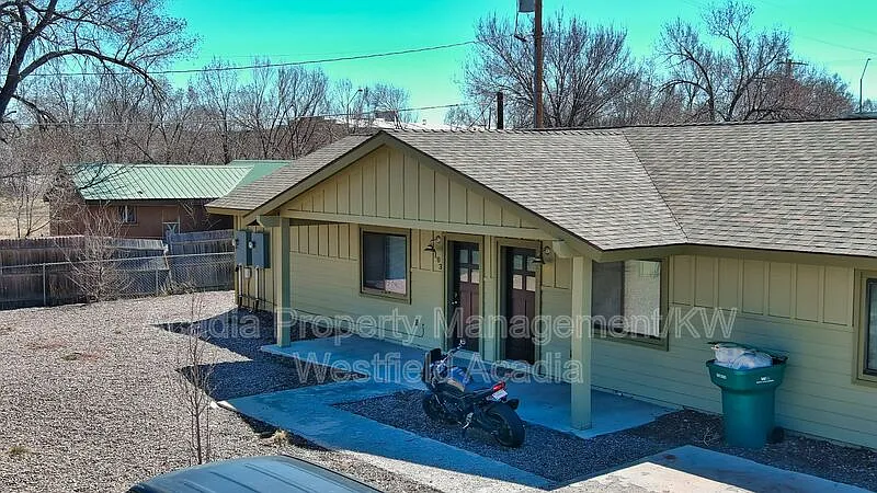 561 N 10th Pl #104