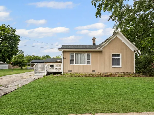 906 N State St, Marengo, IL 60152