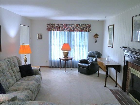 4th image of 1814 Coventry Ave NE
