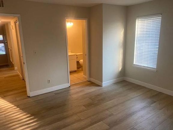 5th image of 5396 Borneo Cir