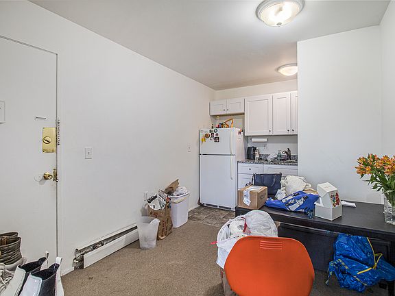 5th image of 1327 Wilmot St APT 9