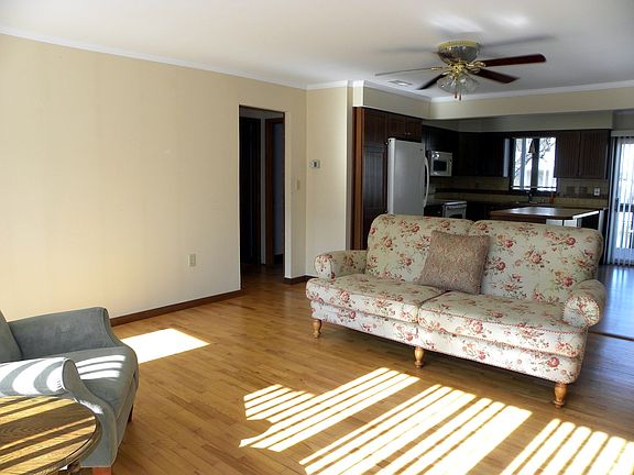 5th image of 13024 Hayes Ave