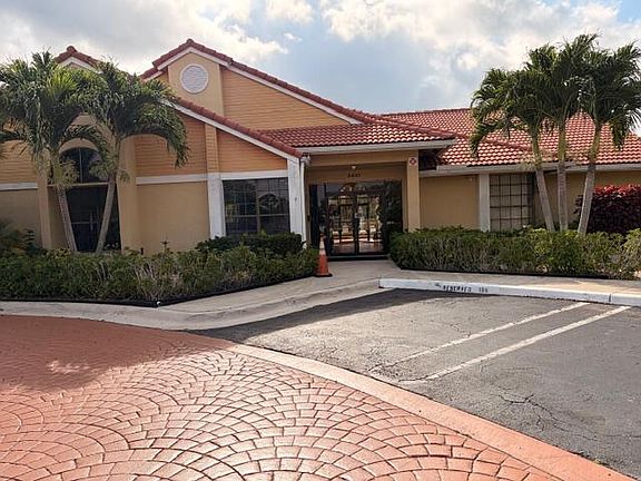 5th image of 5661 Riverside Drive #203b7