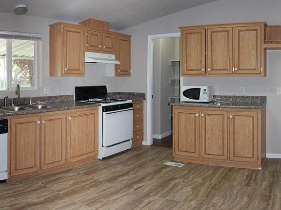 2nd image of 873 Spindrift Ave #873