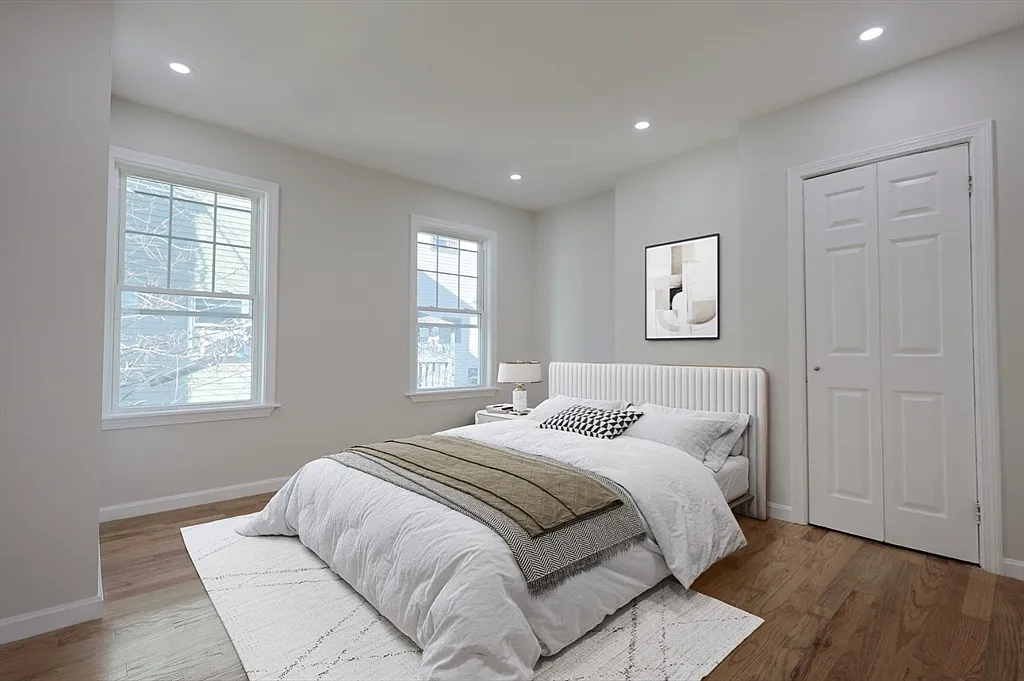 4 bed, 1200 sqft, $4,200 — Photo 4