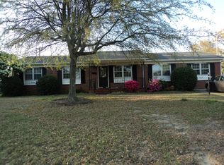 3018 Alden Dr, Fayetteville, NC 28304