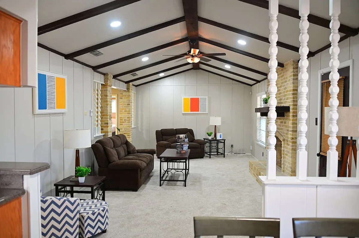 4 bed, $3,999 — Photo 2