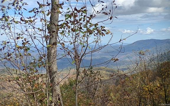 2nd image of 154 High Cliffs Trl