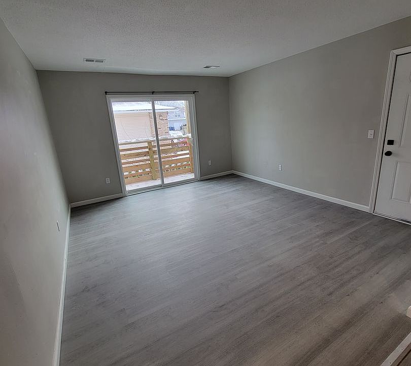 2nd image of 3539 Heatherton Dr APT 6