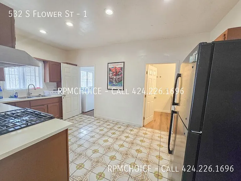 532 S Flower St #1 — Photo 6