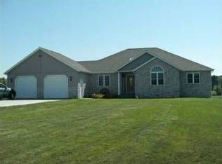 W7339 Walnut Rd, Beaver Dam, WI 53916