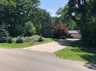 17170 Timber Dunes Dr, Grand Haven, MI 49417