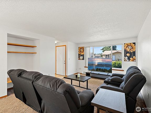 5th image of 17513 6th Ave Court E