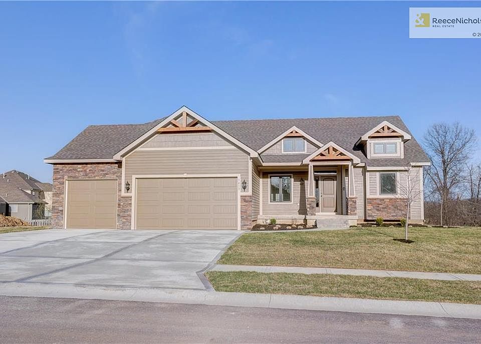 1st image of 1413 NW Red Oak Ct