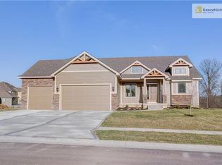1413 NW Red Oak Ct, Grain Valley, MO 64029