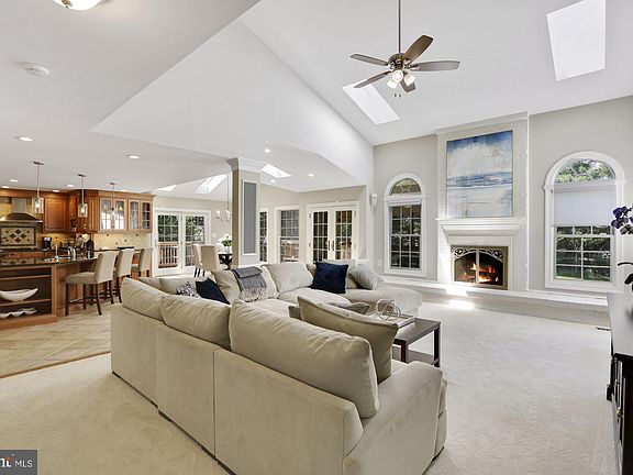 5th image of 15152 Stillfield Pl