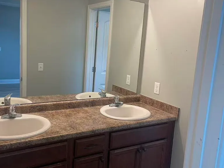 54 Fiore Dr — Photo 3