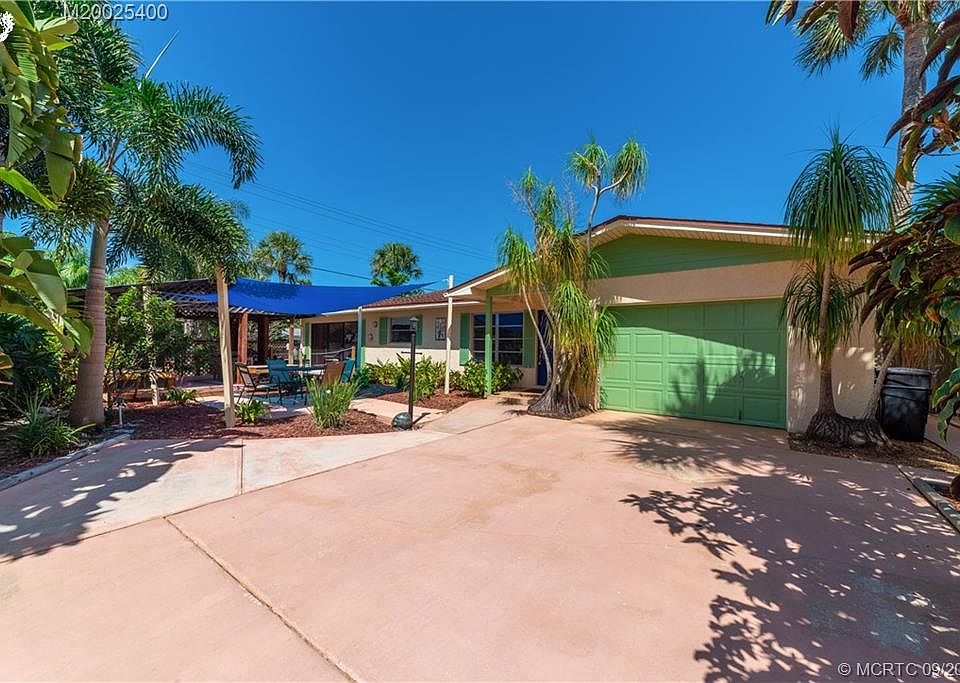 1st image of 4565 NE Palmetto Dr