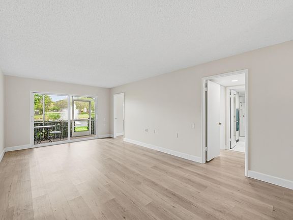 2nd image of 2709 Nassau Bend #H1