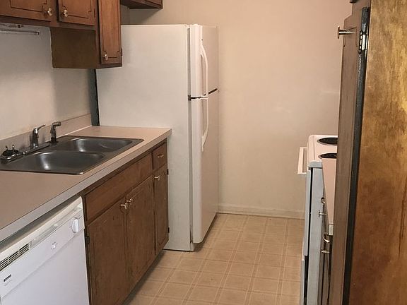 4th image of 915 Nottingham Dr APT 47