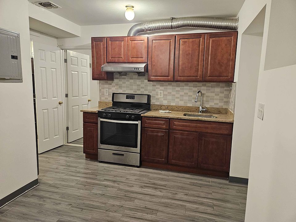 1st image of 60 Nicholas Ave