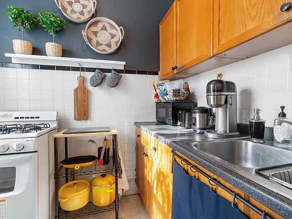 4th image of 55 Downing St APT 10