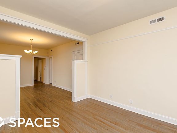 2nd image of 2814 N Troy St #Unt3f