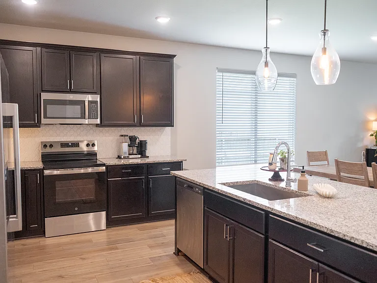 7909 Townsend Dr — Photo 7