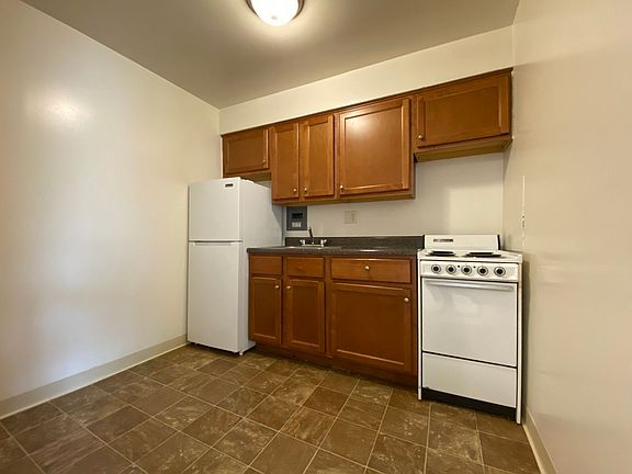 2nd image of 1860 Brett St #66