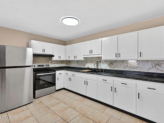 4th image of 4017 Silver Sands Rd