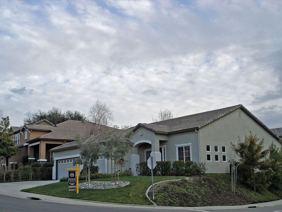 Corner lot view