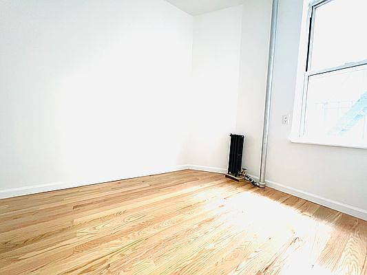 4th image of 149 Elizabeth St APT E4