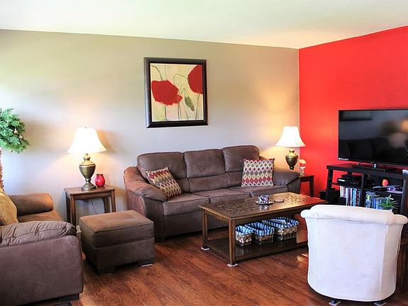 3rd image of 1001 77th Ave N APT 101