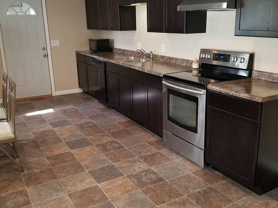 2nd image of 1231 Scots Ln