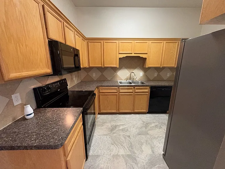 9911 Diana Dr — Photo 5