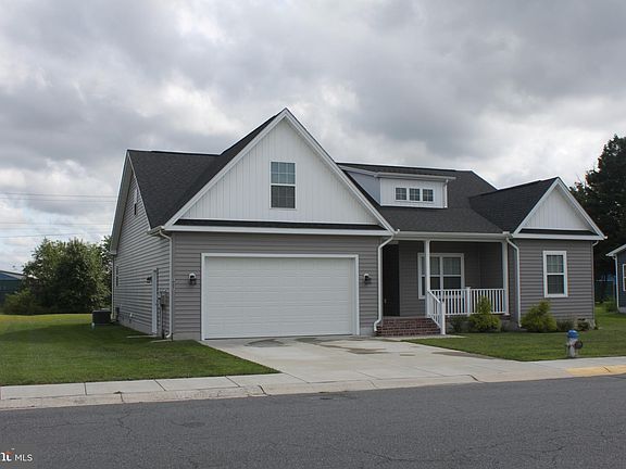 2nd image of 1007 Magnolia Dr