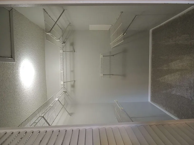 944 Burlwood St — Photo 20