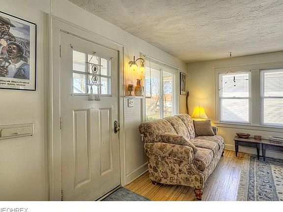 3rd image of 1517 Bidwell Ave