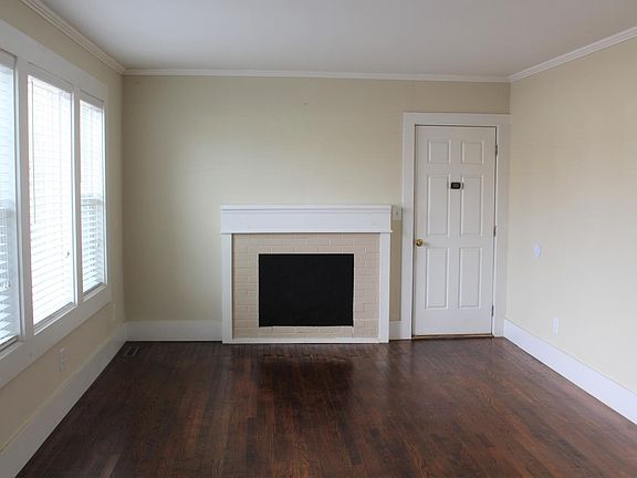 2nd image of 2805 Arendell St #A & B