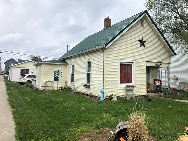2nd image of 204 Town St