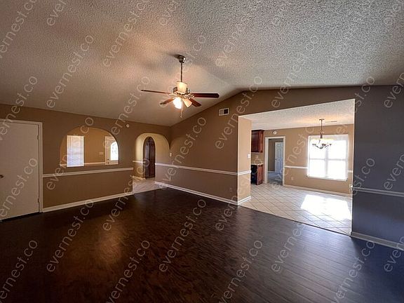 4th image of 3115 Barrycrest Dr