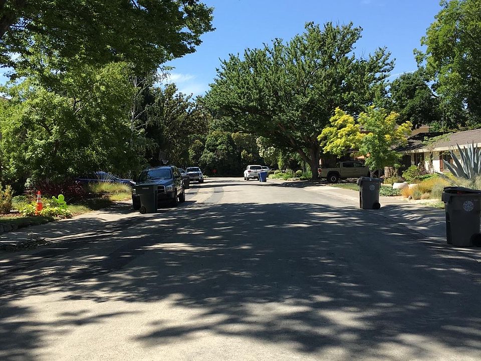 2nd image of 4590 Francis Ct