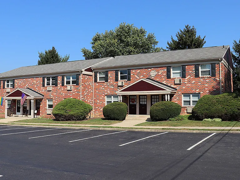 Concord Court Apartments — Photo 8
