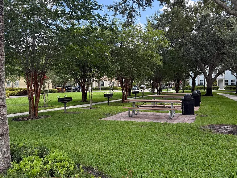 275 Murcia Dr #208 — Photo 114