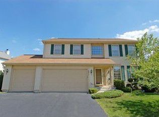 1911 Ridgefield Ave, Algonquin, IL 60102