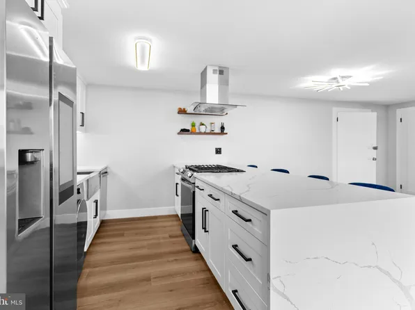 4600 Duke St APT 1415, Alexandria, VA 22304