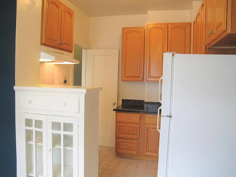 1631 Chestnut St #14 — Photo 22