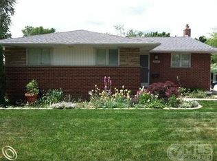 30905 Calahan Rd, Roseville, MI 48066