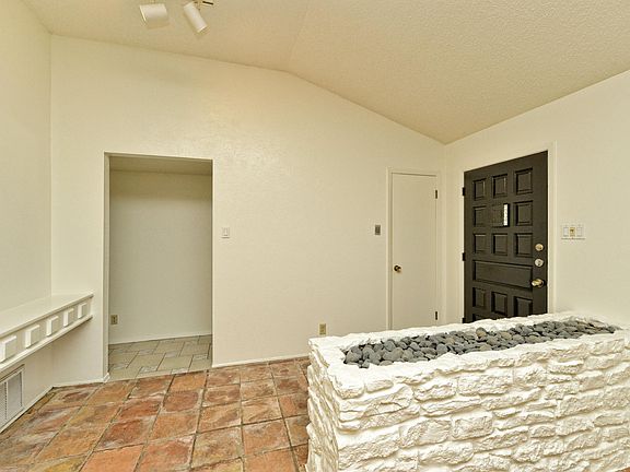 3rd image of 8637 Mountain Crest Dr #A