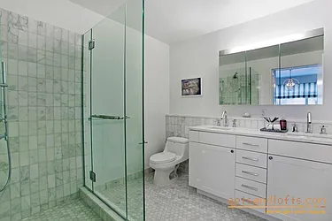 Rented by aptsandlofts.com